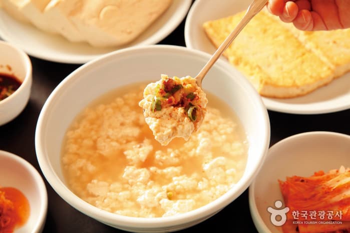 チョダン(草堂)ハルモ二スンドゥブ (초당할머니순두부)